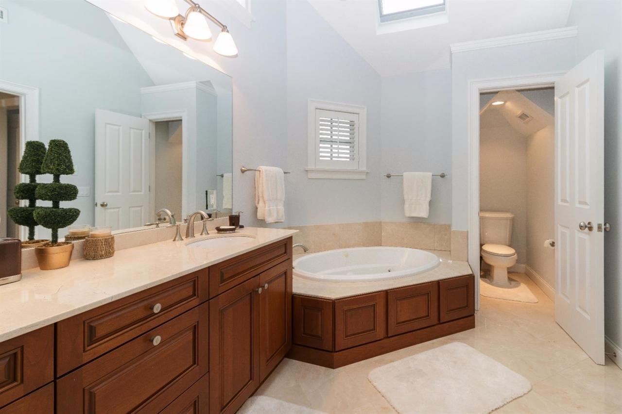 22 Vineyard Reach Mashpee MA 02649