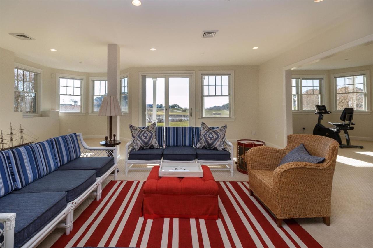 22 Vineyard Reach Mashpee MA 02649