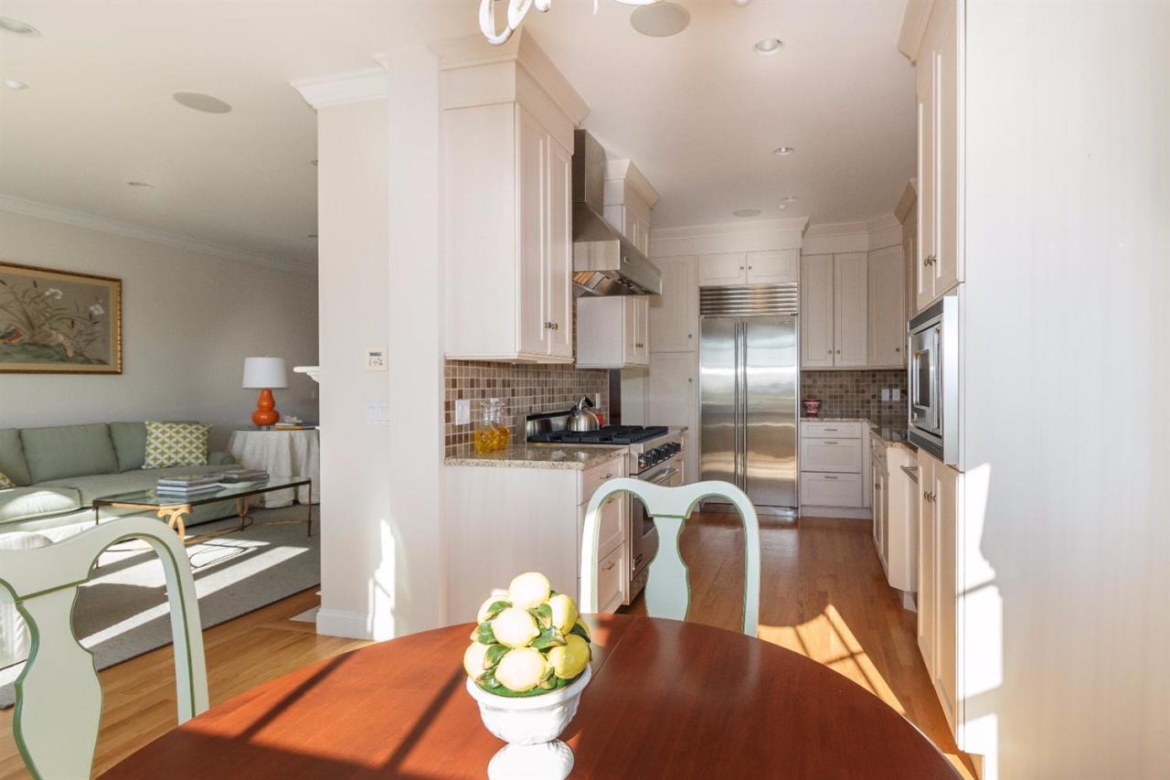22 Vineyard Reach Mashpee MA 02649