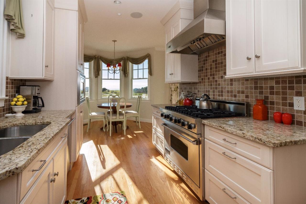 22 Vineyard Reach Mashpee MA 02649