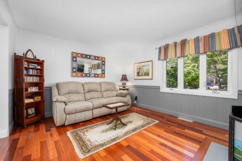 94 Forest Glade Teaticket MA 02536