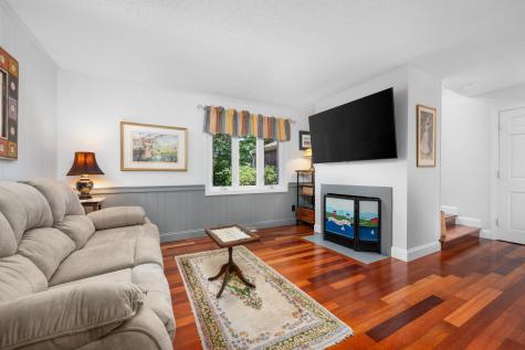94 Forest Glade Teaticket MA 02536
