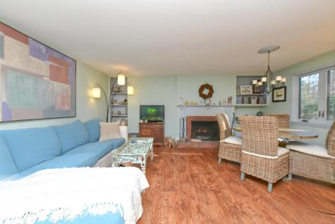 40 Woodrise Falmouth MA 02540