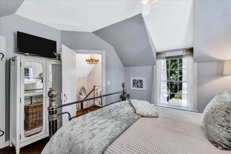 21 Milestone Way Mashpee MA 02649