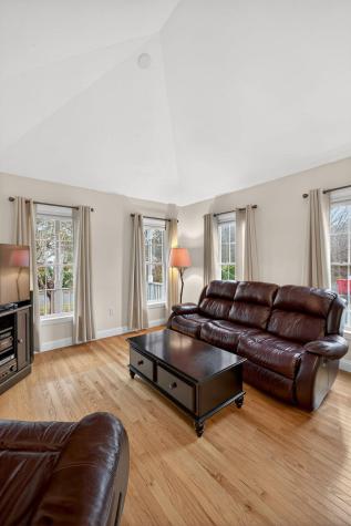5 Blue Meadow Court Bourne MA 02532