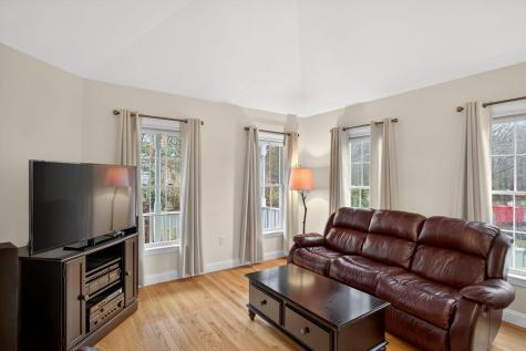 5 Blue Meadow Court Bourne MA 02532