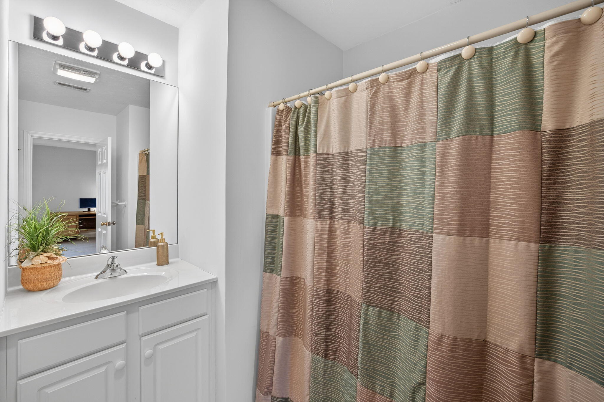 5 Blue Meadow Court Bourne MA 02532