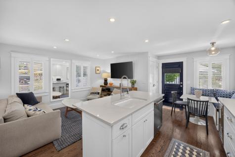 32 Bradford Street Provincetown MA 02657