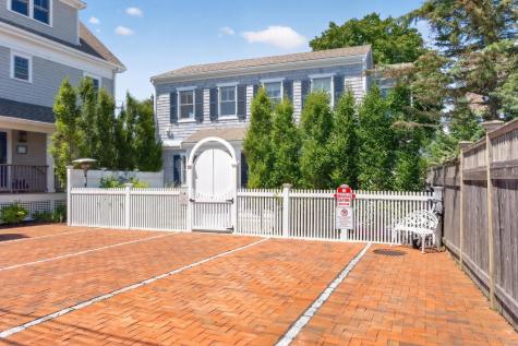 32 Bradford Street Provincetown MA 02657