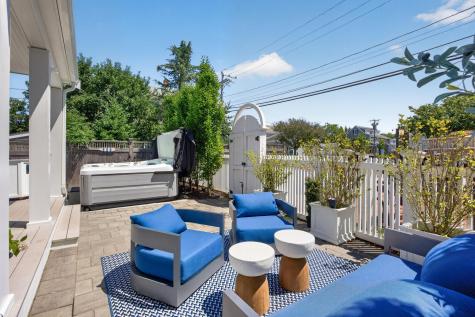 32 Bradford Street Provincetown MA 02657