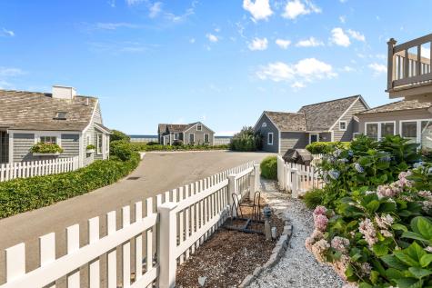 26 Vineyard View Lane Mashpee MA 02649