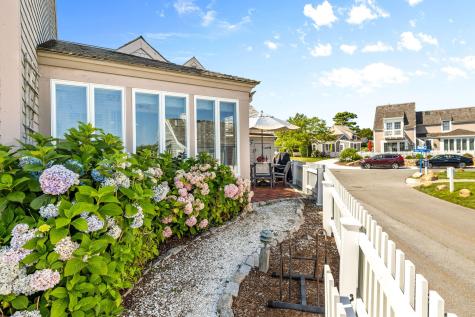 26 Vineyard View Lane Mashpee MA 02649