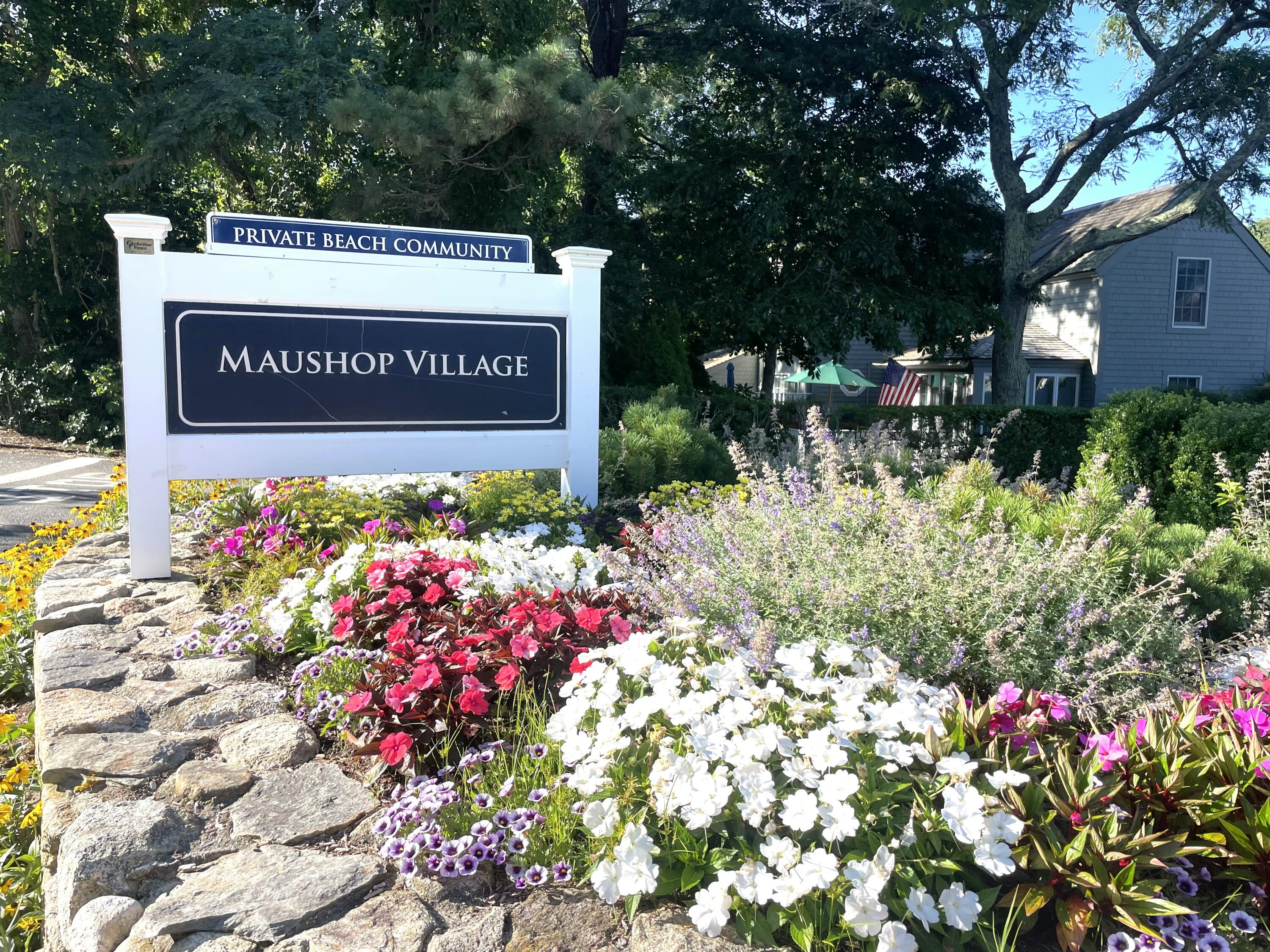 26 Vineyard View Lane Mashpee MA 02649