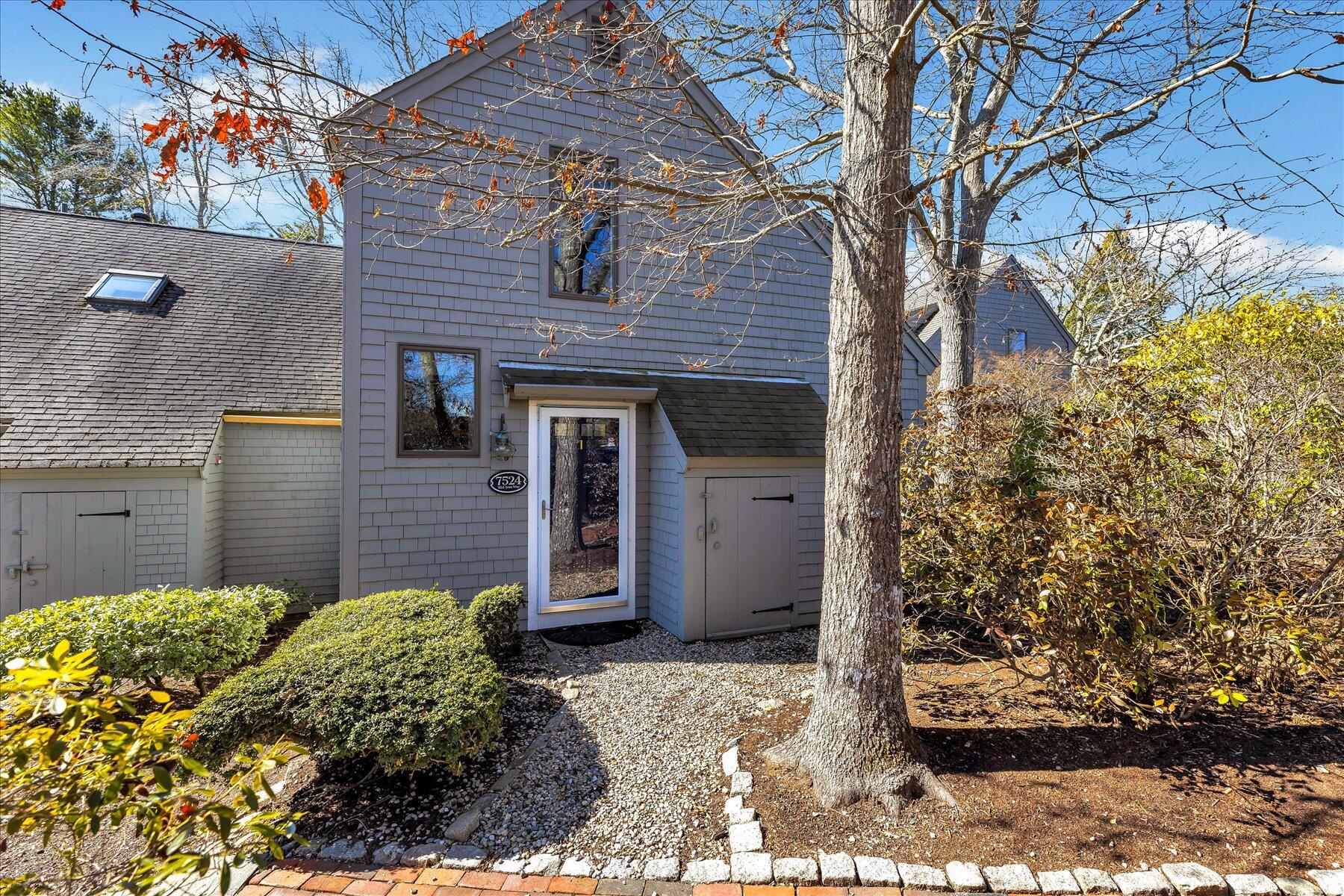 68 Mid-iron Way Mashpee MA 02649