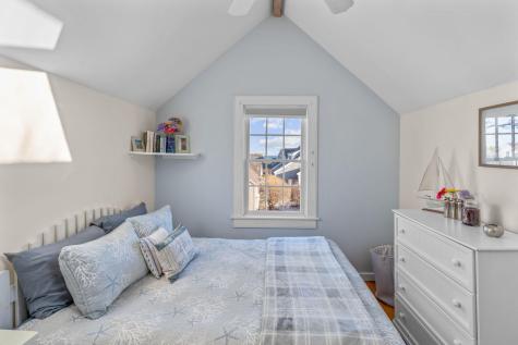 6 Hammock Pond Road Mashpee MA 02649