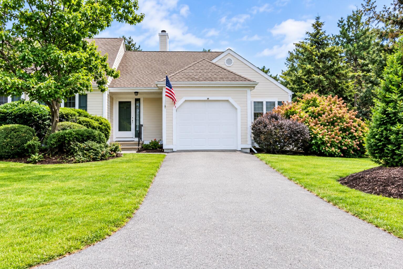 15 Classic Circle Mashpee MA 02649