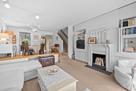190 Bayfront Way Teaticket MA 02536