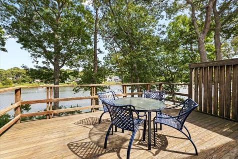 190 Bayfront Way Teaticket MA 02536