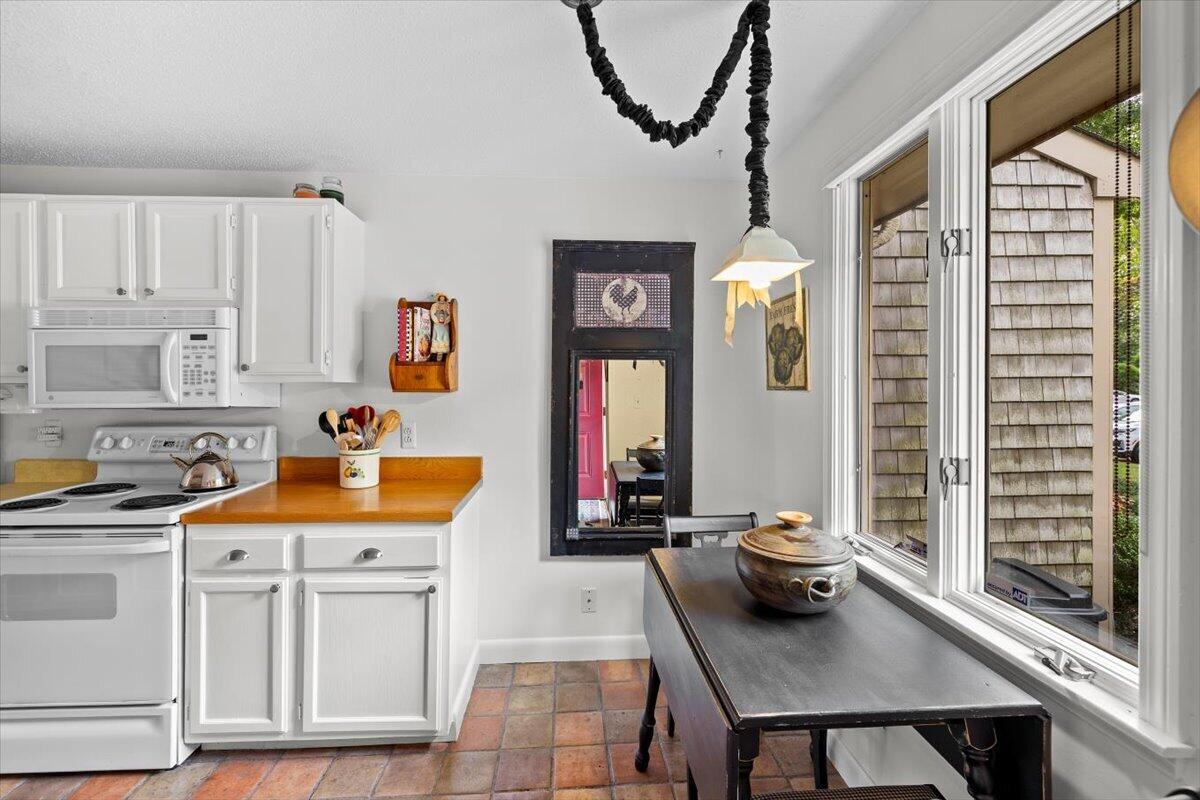 190 Bayfront Way Teaticket MA 02536