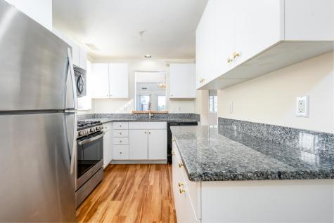 8 Oak Glen Yarmouth MA 02675