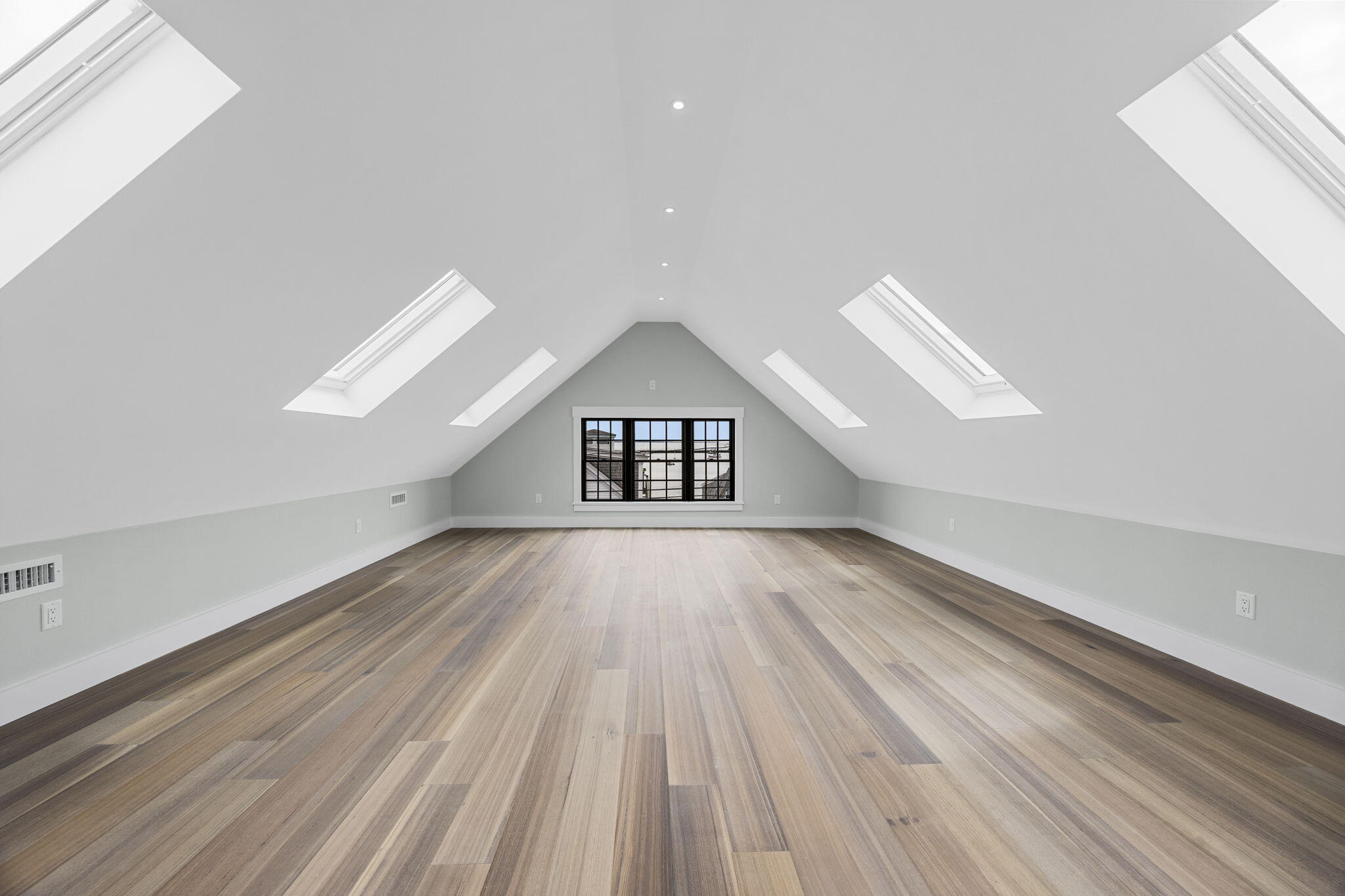 404 Commercial Street Provincetown MA 02657