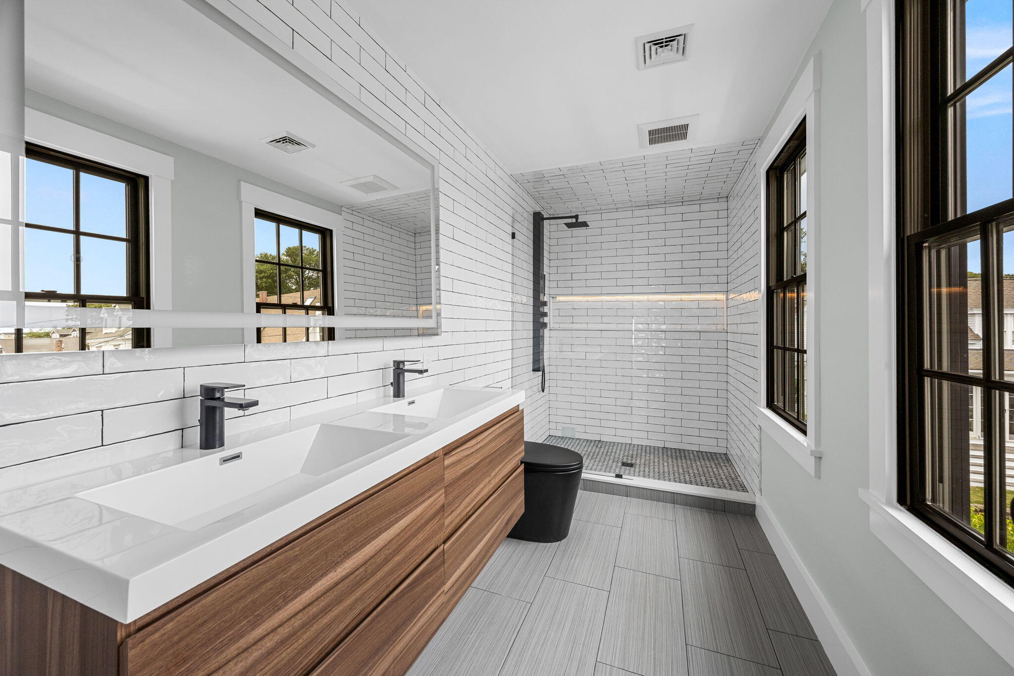 404 Commercial Street Provincetown MA 02657