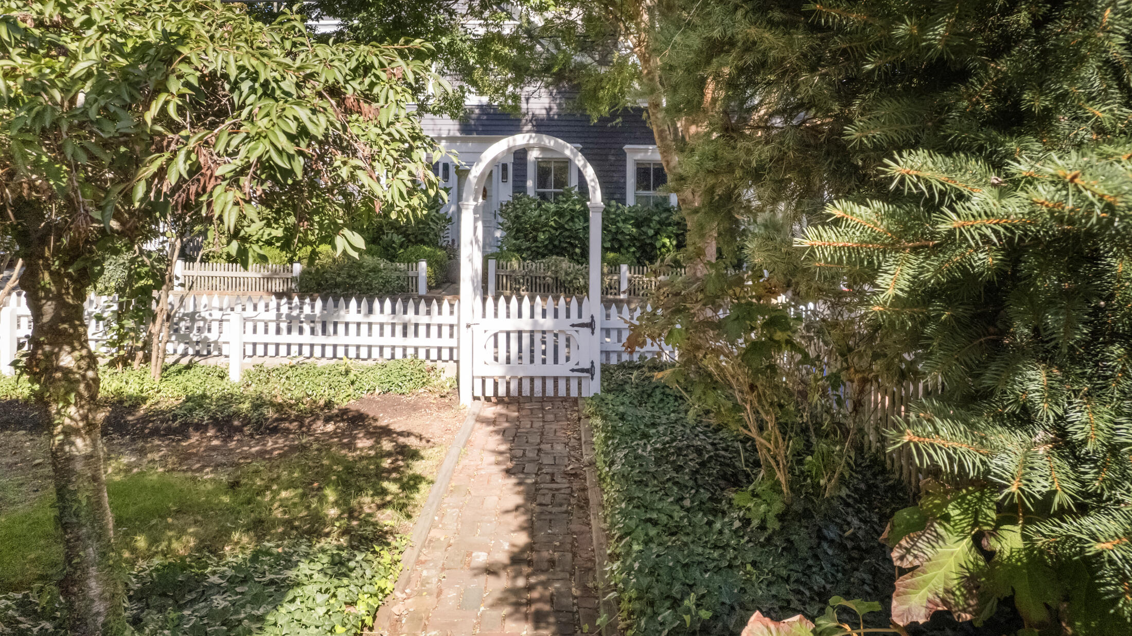 12 Cottage Street Provincetown MA 02657