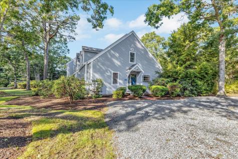 98 Shellback Way Mashpee MA 02649
