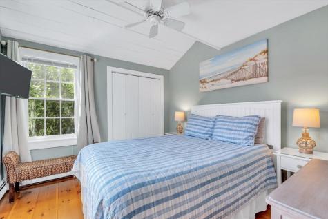 2 Cliffside Lane Mashpee MA 02649