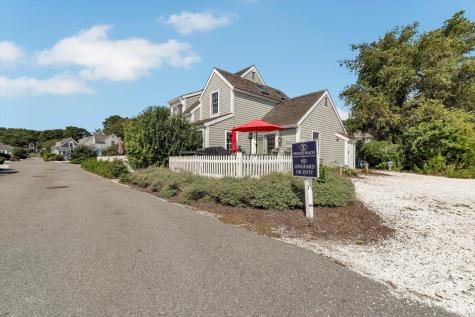 2 Cliffside Lane Mashpee MA 02649