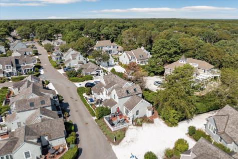 2 Cliffside Lane Mashpee MA 02649