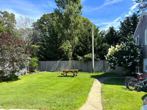 124 Skiff Avenue Vineyard Haven MA 02568