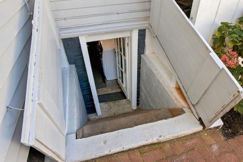 9 Dyer Street Provincetown MA 02657