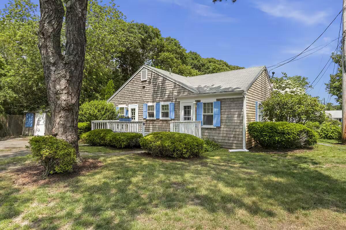 230 Gosnold Street Hyannis MA 02601