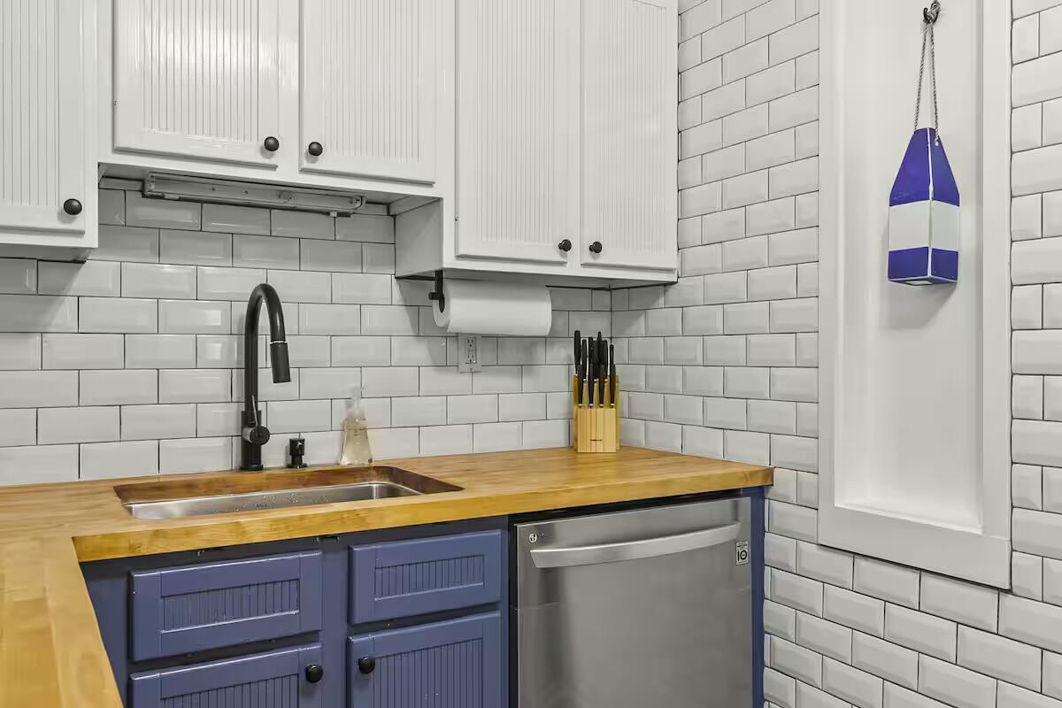 230 Gosnold Street Hyannis MA 02601