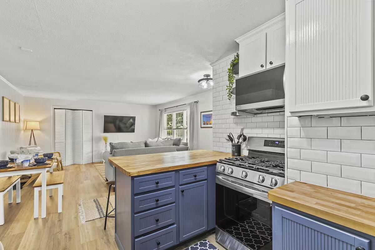 230 Gosnold Street Hyannis MA 02601