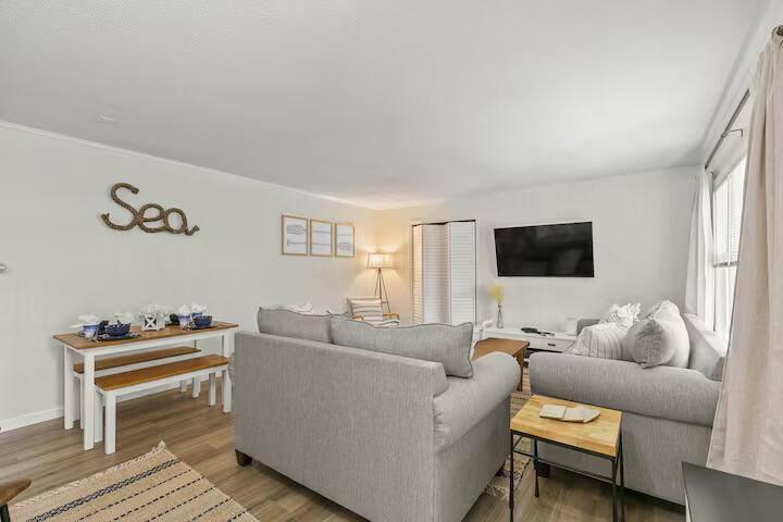 230 Gosnold Street Hyannis MA 02601
