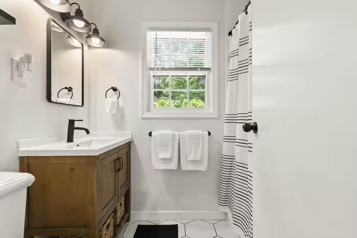 230 Gosnold Street Hyannis MA 02601