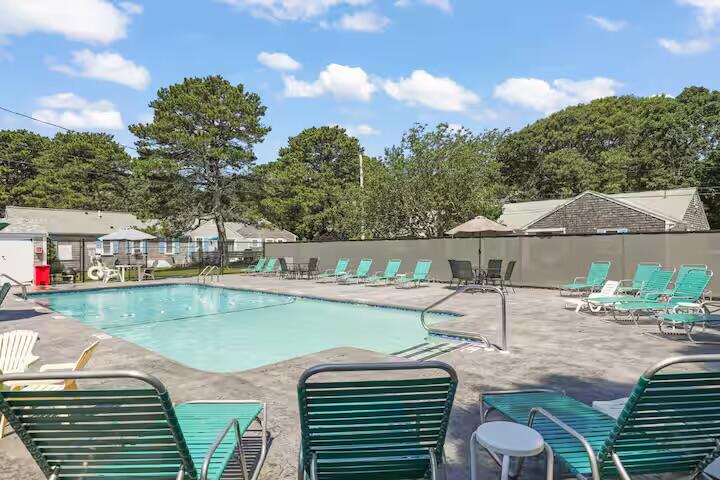 230 Gosnold Street Hyannis MA 02601