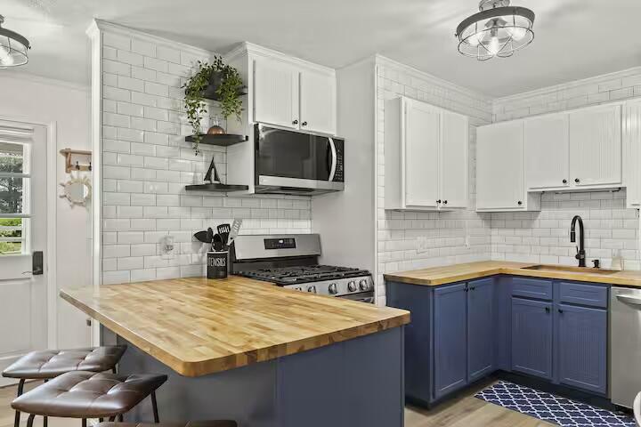 230 Gosnold Street Hyannis MA 02601