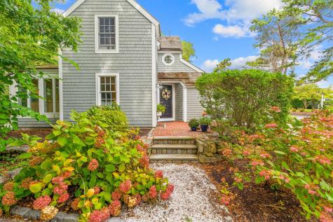 28 Flying Cloud Circle Mashpee MA 02649