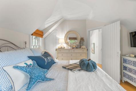 28 Flying Cloud Circle Mashpee MA 02649