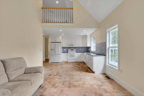 11 Stratford Ridge Mashpee MA 02649