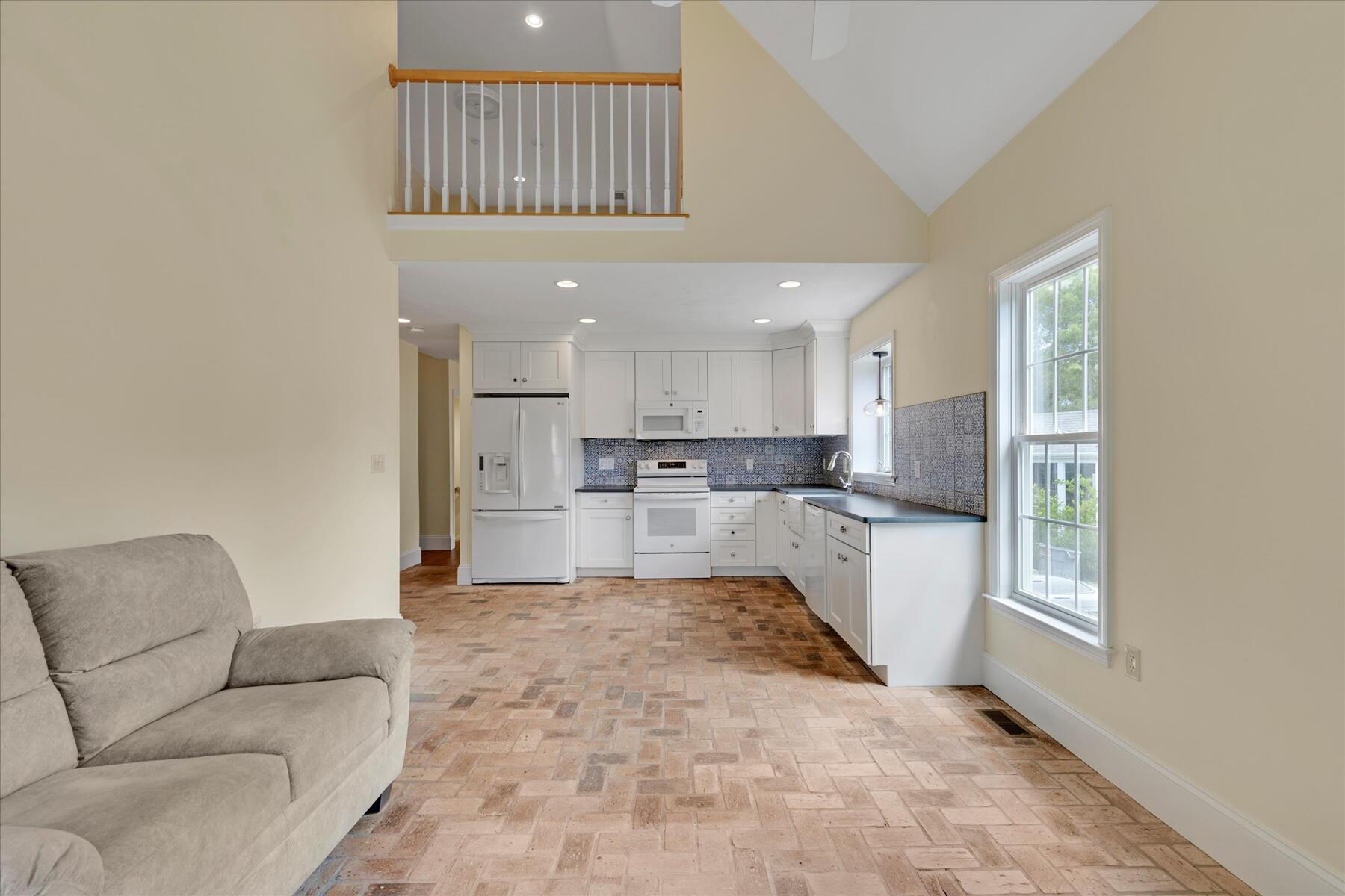 11 Stratford Ridge Mashpee MA 02649