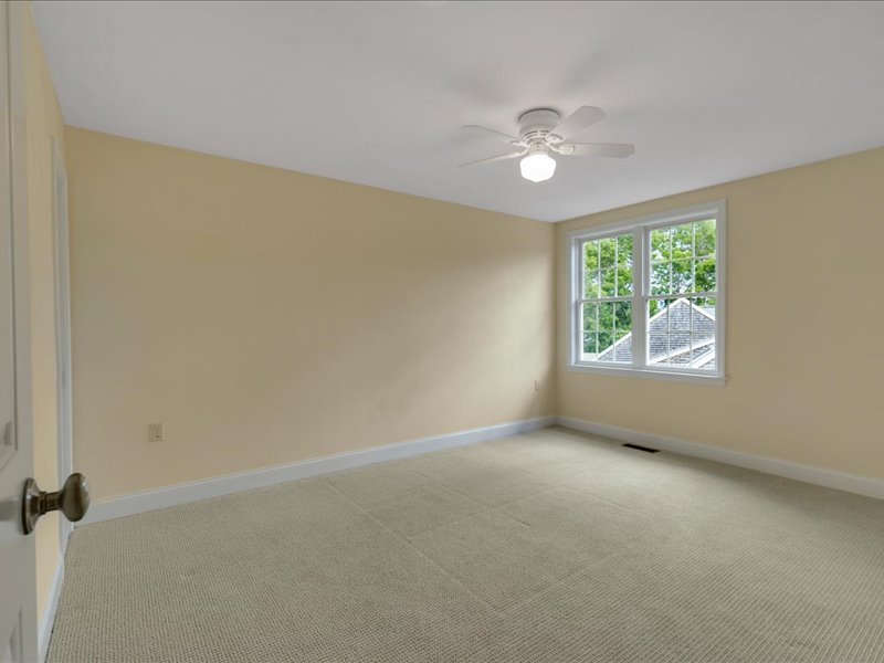 11 Stratford Ridge Mashpee MA 02649