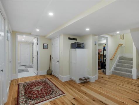 11 Stratford Ridge Mashpee MA 02649
