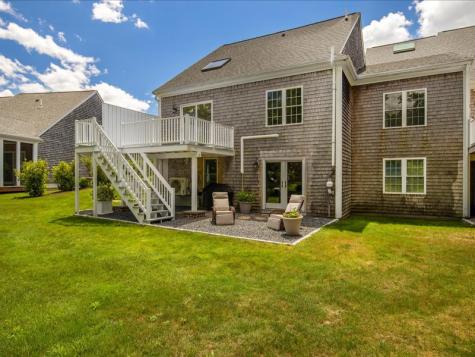 11 Stratford Ridge Mashpee MA 02649