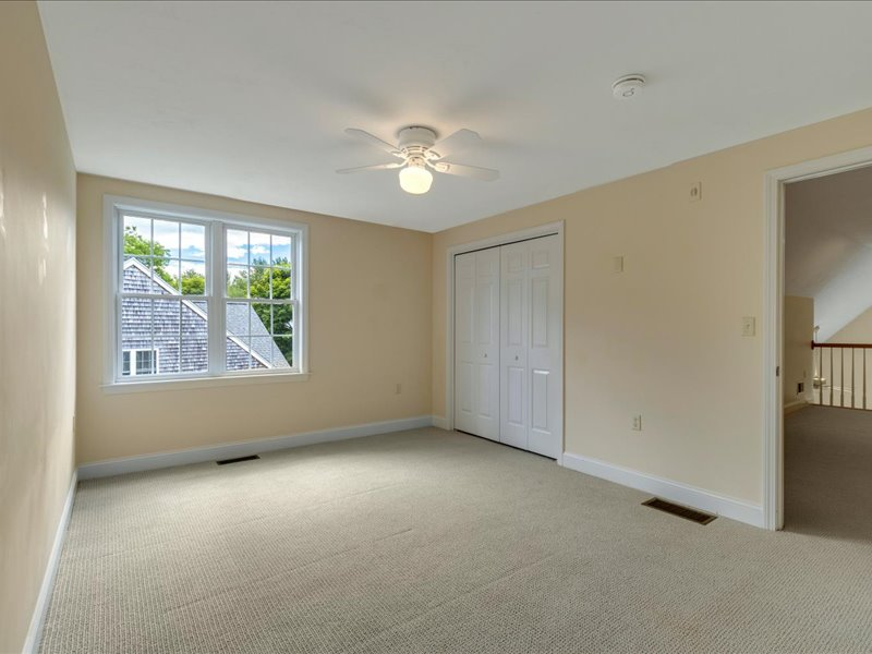 11 Stratford Ridge Mashpee MA 02649