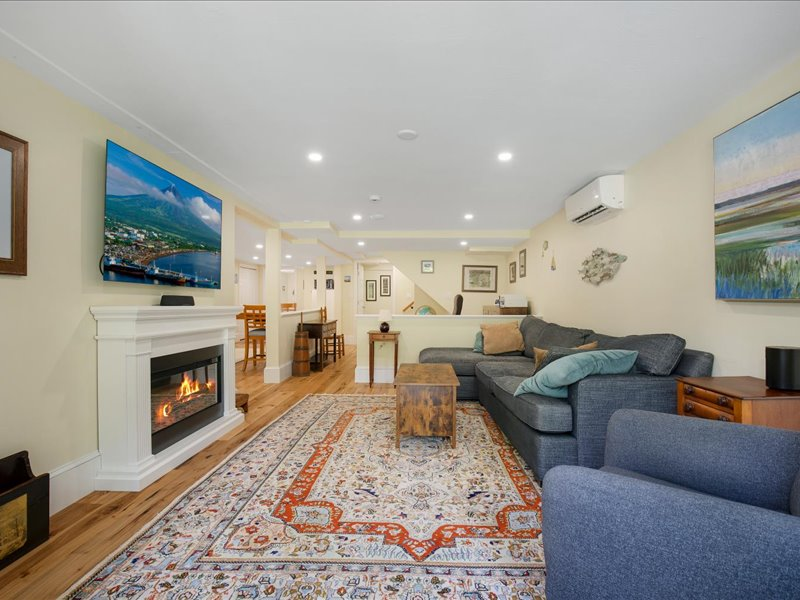 11 Stratford Ridge Mashpee MA 02649