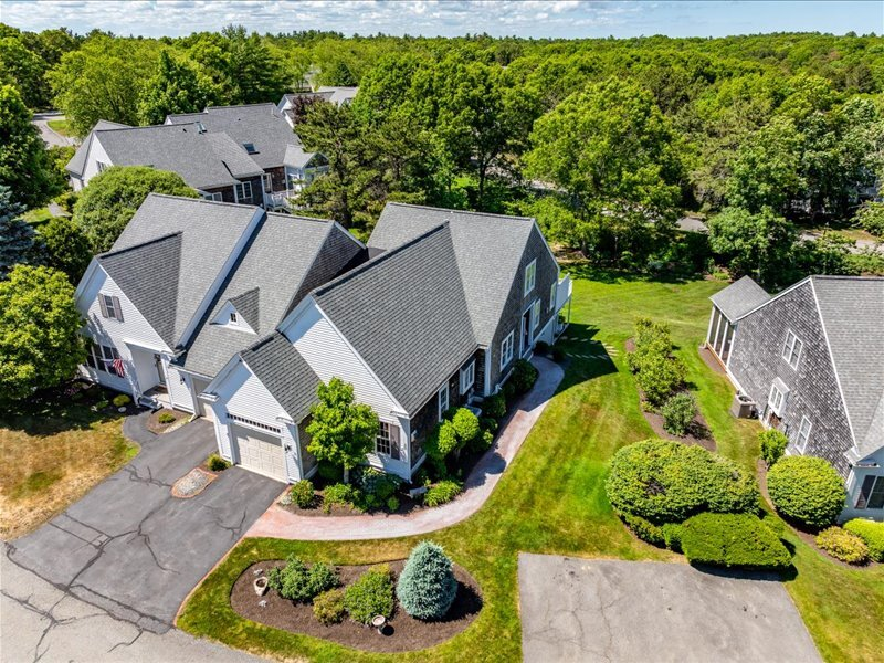 11 Stratford Ridge Mashpee MA 02649